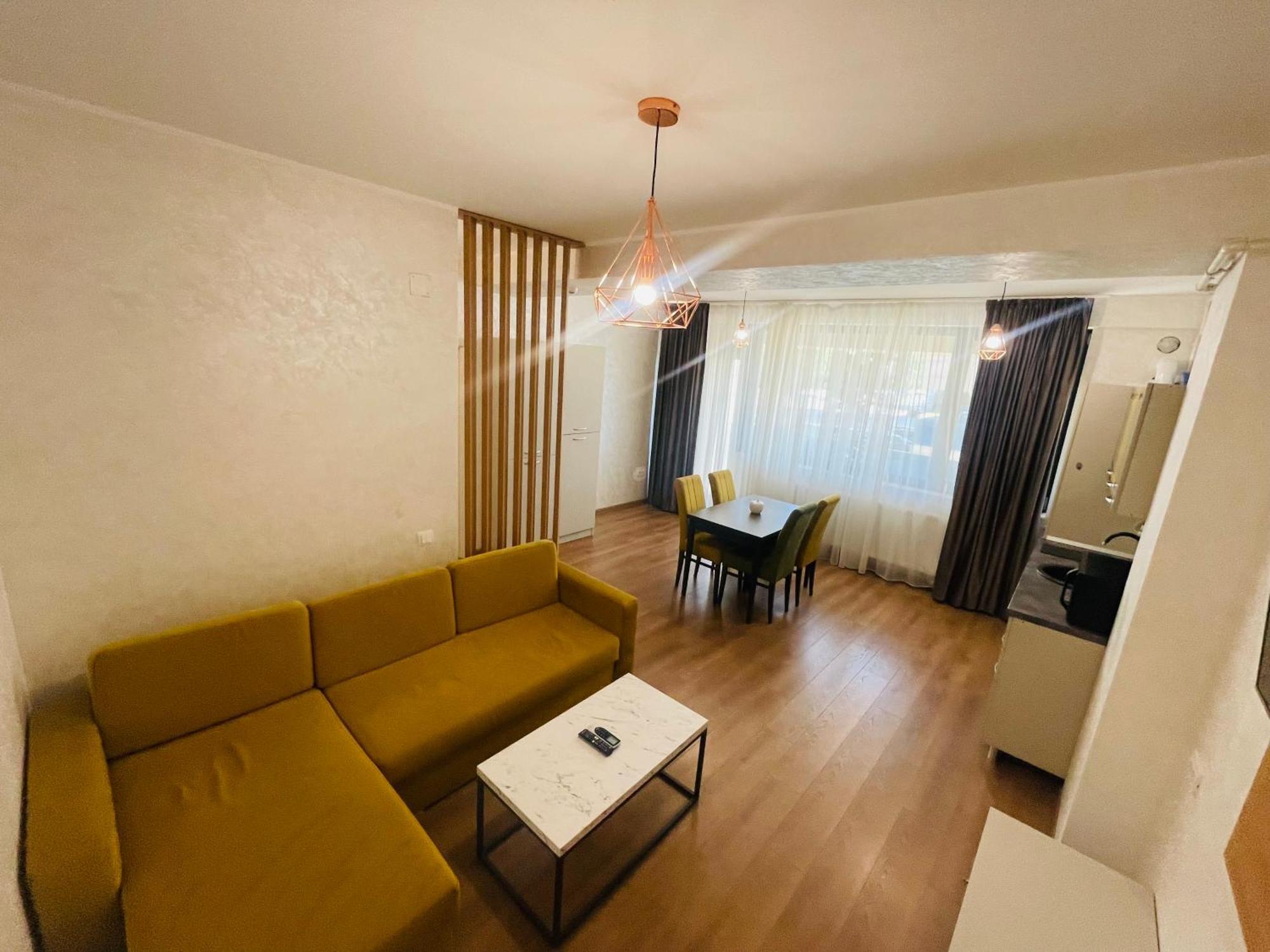 Myamar Apartment Mamaia Exterior photo